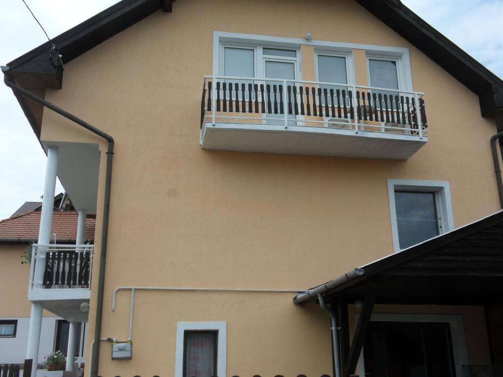 Friends Villa Apartments Hévíz Esterno foto